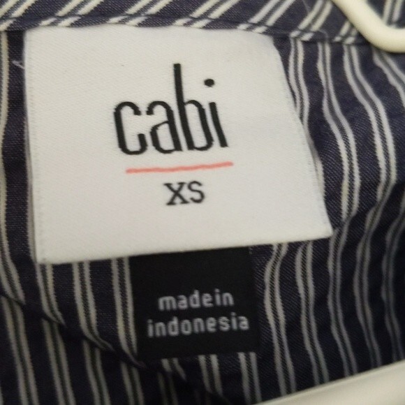 CAbi #5727 lace flutter top XS - navy white - Picture 2 of 5